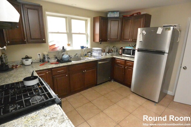 273 Corey Rd, Unit 1 in Boston, MA - Building Photo - Building Photo