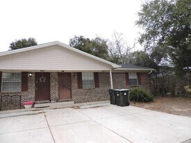 5094 Yacht Harbor Cir in Pensacola, FL - Building Photo