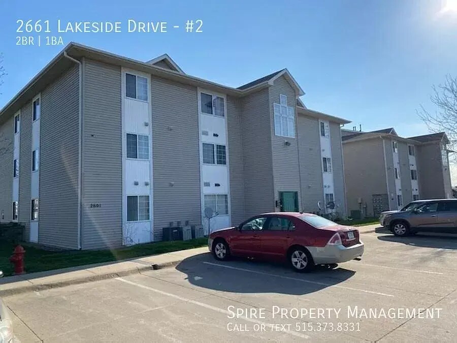 2601 Lakeside Dr in Iowa City, IA - Building Photo