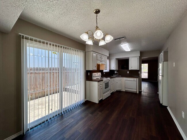 1502 No Mor Cove-Unit -B in Austin, TX - Building Photo - Building Photo