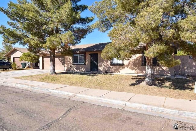 4660 W 18th Pl in Yuma, AZ - Building Photo - Building Photo