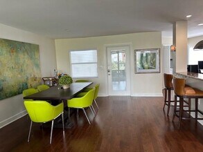 660 Golden Gate Point in Sarasota, FL - Building Photo - Building Photo