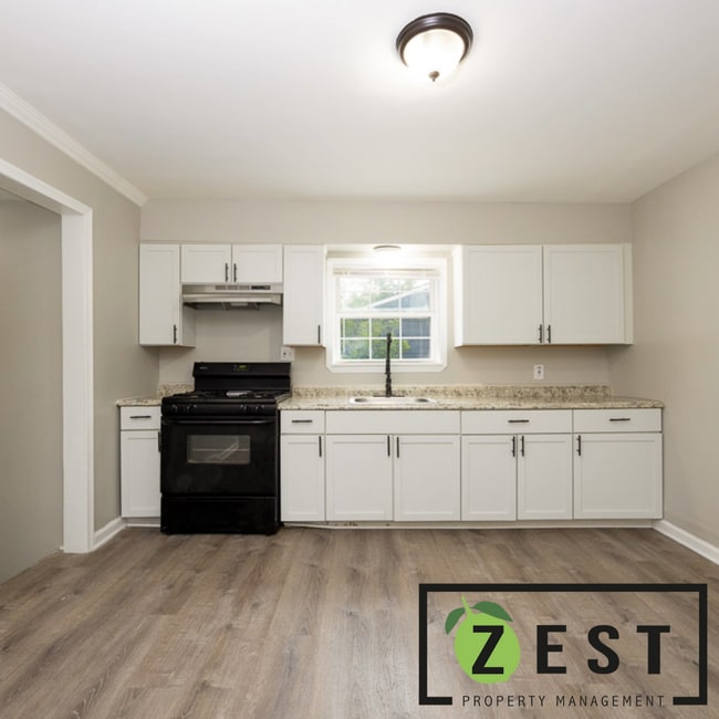 26811 Blumfield St in Roseville, MI - Building Photo - Building Photo