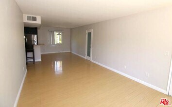 4405 Matilija Ave in Los Angeles, CA - Building Photo - Building Photo