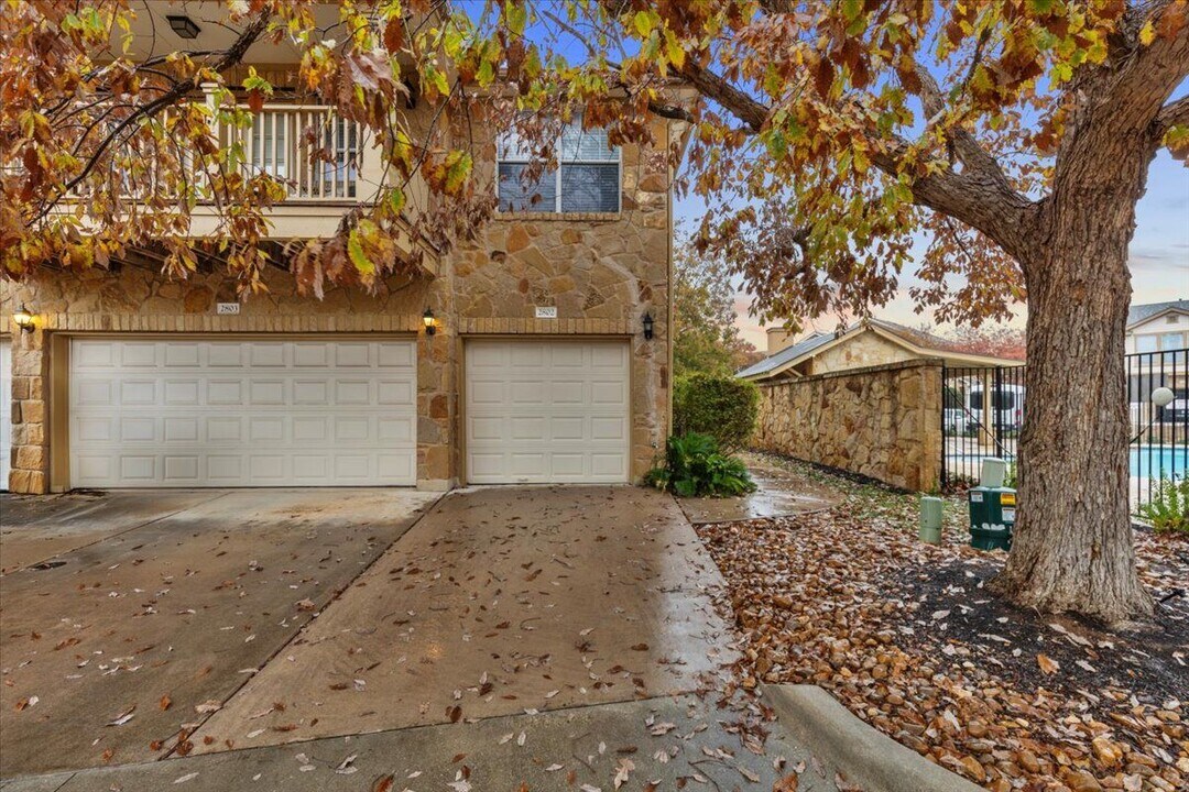 16100 S Great Oaks Dr in Round Rock, TX - Building Photo