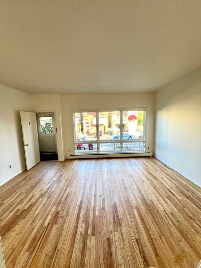 233 Cambridge Ave, Unit 1 in Jersey City, NJ - Building Photo - Building Photo
