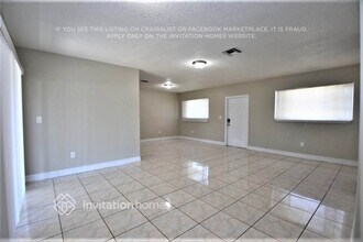 330 NW 196th St in Miami, FL - Building Photo - Building Photo
