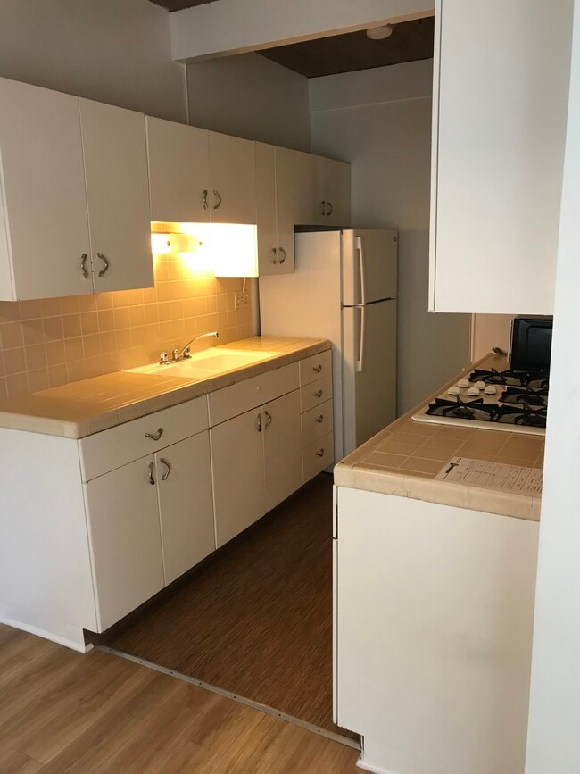 2702 6th St, Unit 3 in Santa Monica, CA - Foto de edificio - Building Photo