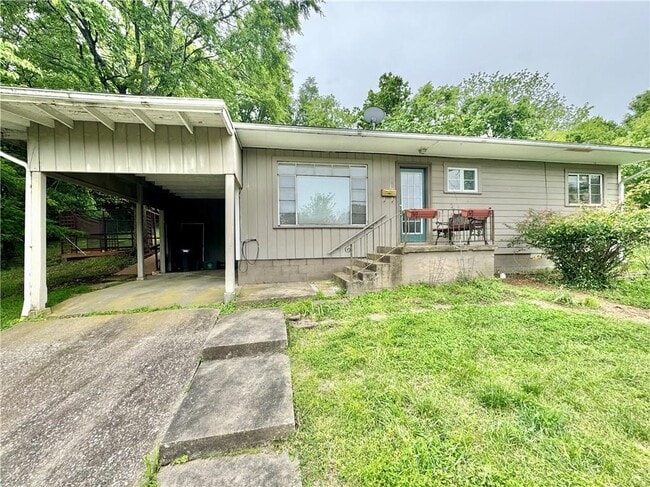 property at 705 E Lafayette St