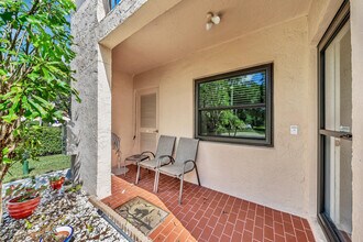 9285 Vista del Lago in Boca Raton, FL - Building Photo - Building Photo