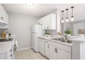 8287 Omaha Cir in Spring Hill, FL - Building Photo