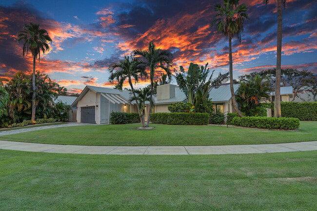 19 PineHill Trail E in Jupiter, FL - Building Photo - Building Photo