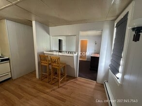 23-25 Fourth St. in Bangor, ME - Foto de edificio - Building Photo