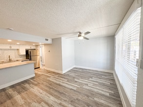 2950 N 46th St in Phoenix, AZ - Foto de edificio - Building Photo