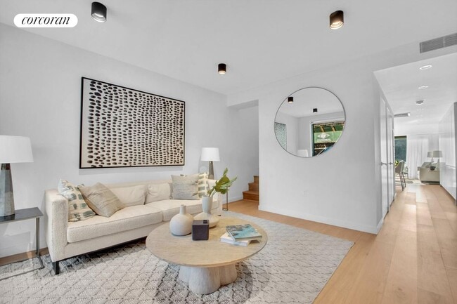 24 Huntington St in Brooklyn, NY - Building Photo - Building Photo