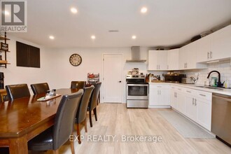 39 Dancy Dr in Orillia, ON - Building Photo - Building Photo