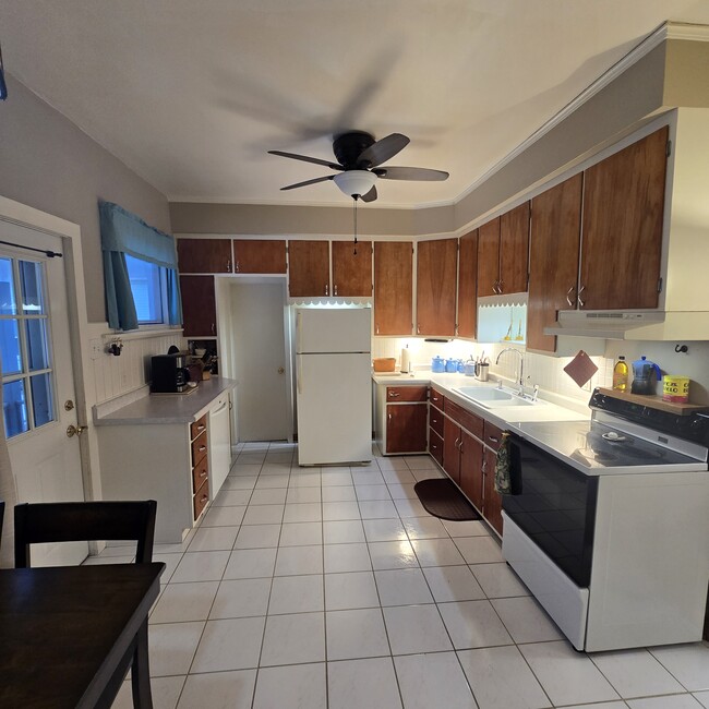 2403 Erie Ave in Sheboygan, WI - Building Photo - Building Photo