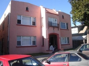 943 Lime Ave in Long Beach, CA - Building Photo - Building Photo