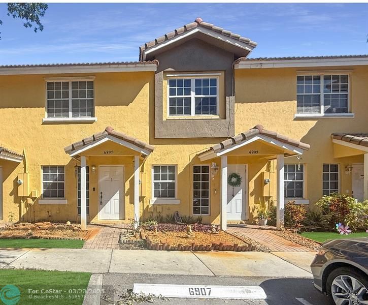 6907 Sienna Club Pl in Lauderhill, FL - Building Photo