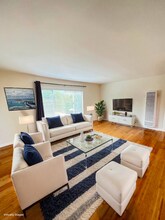 2637 S Centinela Ave in Santa Monica, CA - Building Photo - Building Photo