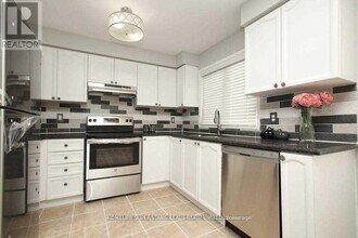 52 Oban Rd in Brampton, ON - Building Photo - Building Photo