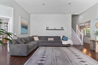 6125 Ashtead Dr in New Albany, OH - Foto de edificio - Building Photo