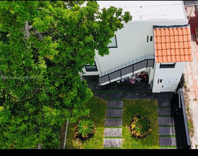 905 SW 13th Ct in Miami, FL - Building Photo - Building Photo
