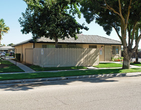 Princeton Place in Fresno, CA - Foto de edificio - Building Photo