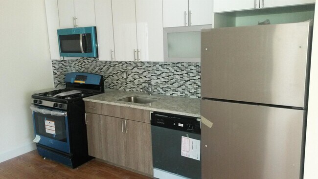 110 39th St in Union City, NJ - Building Photo - Building Photo