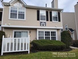 2904 Saxony Dr in Mount Laurel, NJ - Building Photo