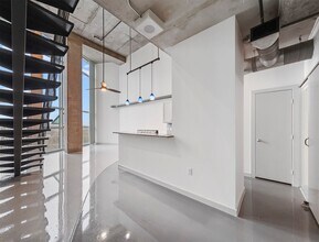 2000 Bagby St in Houston, TX - Building Photo - Building Photo