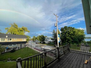 5098 Main St in Onekama, MI - Foto de edificio - Building Photo