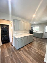 5228 E Falls View Dr in San Diego, CA - Building Photo - Building Photo