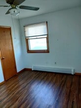 208 Miami St in Burlington, KS - Building Photo - Building Photo