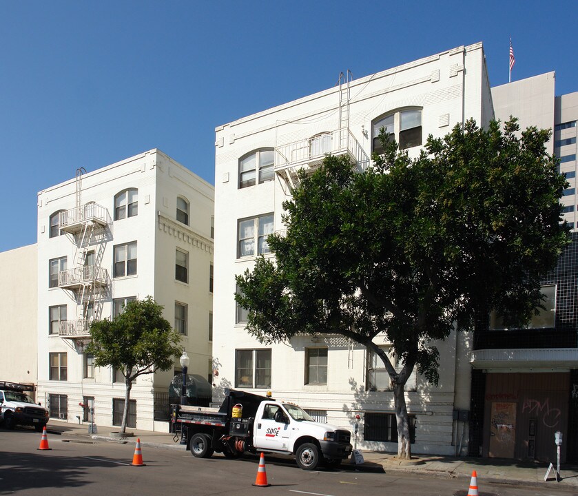 Community at Carnegie in San Diego, CA - Building Photo