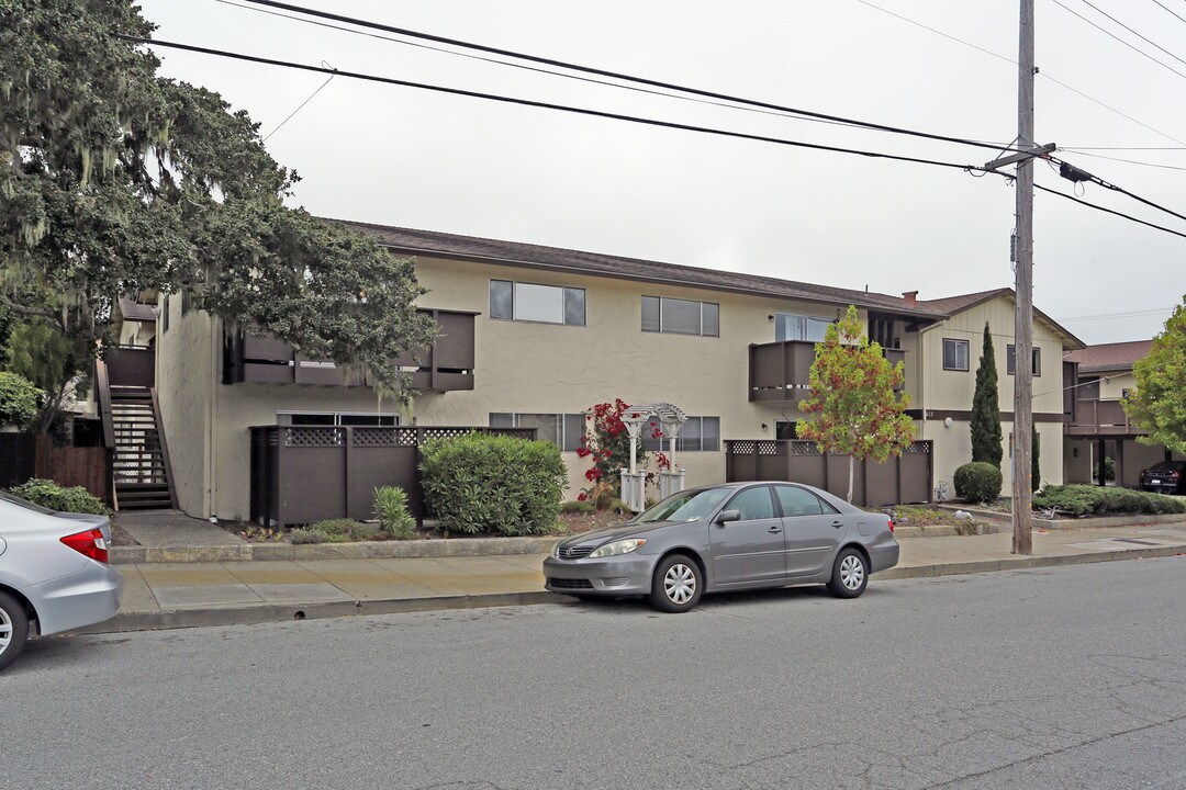 Fountain Apartments in Pacific Grove, CA - Foto de edificio