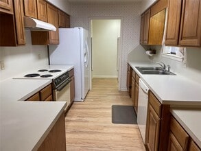 1732 Ave C in El Campo, TX - Building Photo - Building Photo