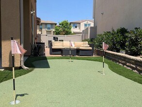 39569 Strada Pozzo in Lake Elsinore, CA - Building Photo - Building Photo