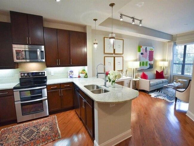 92 W Paces Ferry Rd NW, Unit E11F in Atlanta, GA - Building Photo - Building Photo