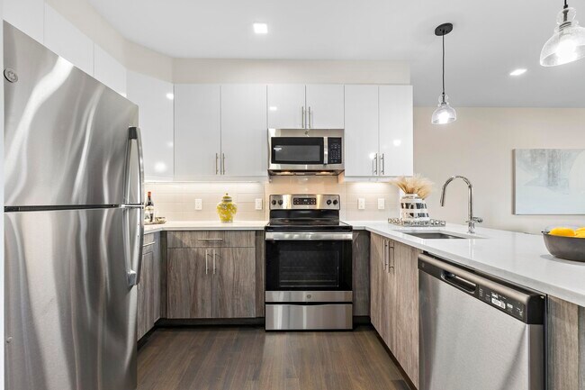8133 Bergenline Ave in North Bergen, NJ - Building Photo - Building Photo