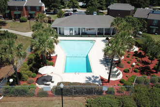 Lexington Place Apartments in West Columbia, SC - Foto de edificio - Building Photo