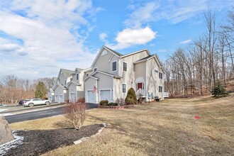 60 Pewter Cir in Chester, NY - Building Photo - Building Photo