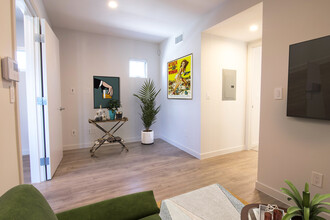 1445 9th St in Santa Monica, CA - Foto de edificio - Building Photo