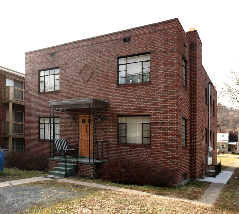 4707 Maccorkle Ave SE in Charleston, WV - Building Photo