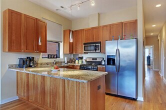 2147 W Evergreen Ave in Chicago, IL - Building Photo - Building Photo