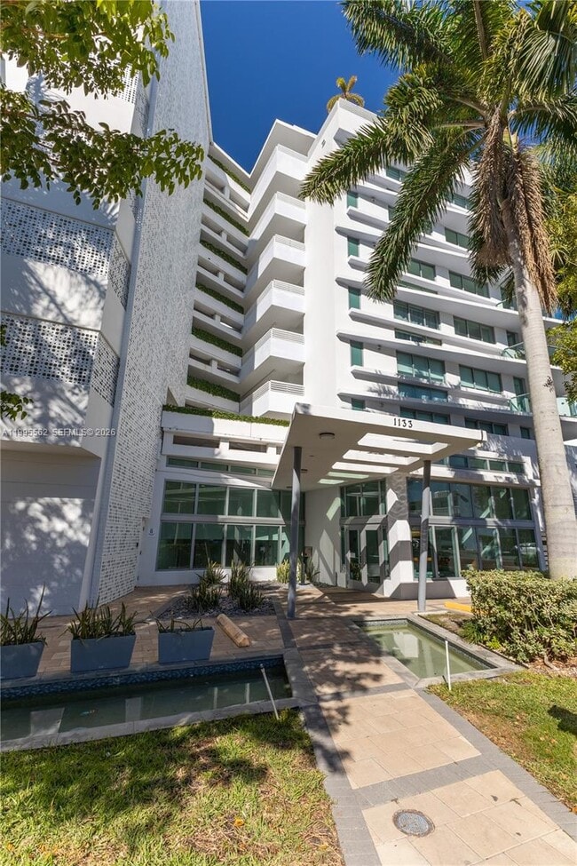 1133 102nd St in Bay Harbor Islands, FL - Foto de edificio - Building Photo