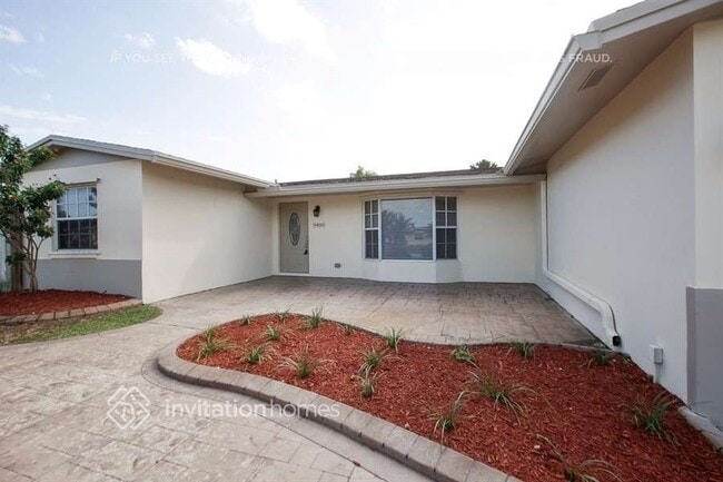9400 NW 19th St in Pembroke Pines, FL - Building Photo - Building Photo
