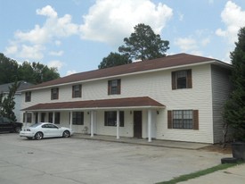 609 Village Cir Apartments