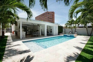 3675 SW 26th St in Miami, FL - Building Photo