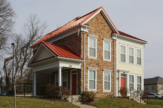 Bridlewood Place in Lexington, KY - Foto de edificio - Building Photo